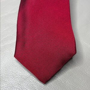 Brooks Brothers makers, all silk made in USA Elegant Red Men's Tie